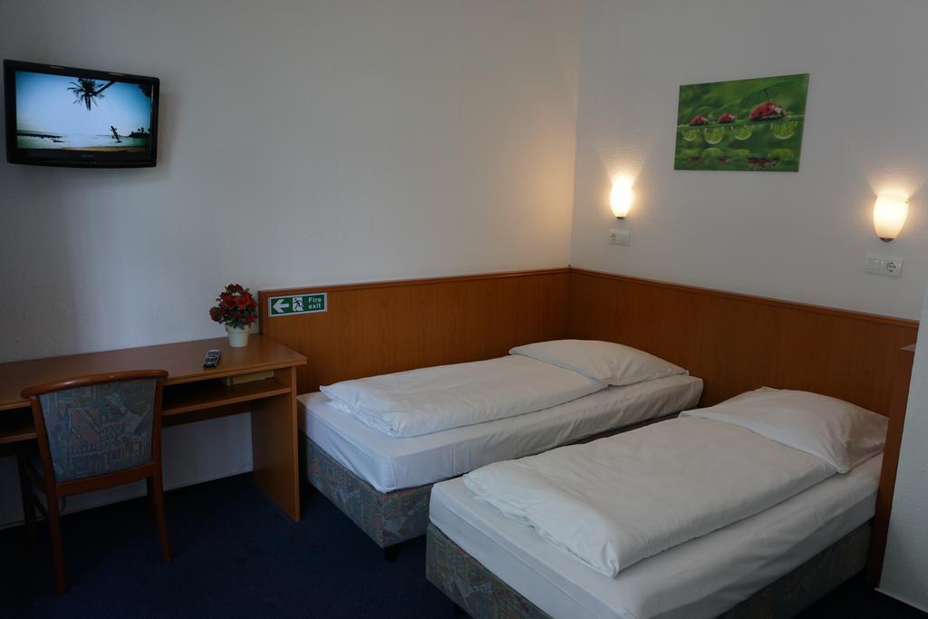 Itm Hotel Oase Гамбург Номер фото